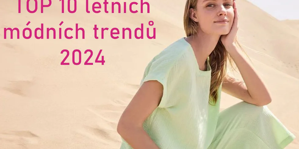 Žena v letním oblečení na písečných dunách.