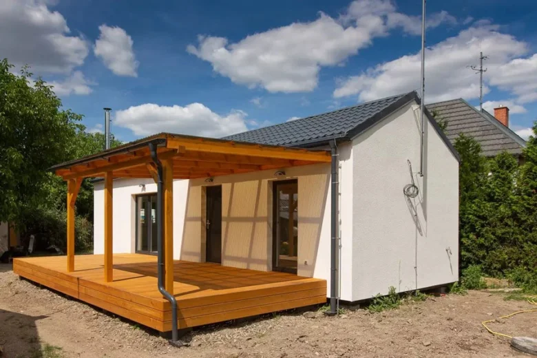 Moderní dřevostavba s terasou v Jižních Čechách
